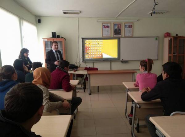 Pazarlama ve Perakende Öğrencilerimiz ile TORKU Karadeniz Bölge Müdürü Murat ALTUNTAŞ  ´Pazarlama stratejileri´ hakkında söyleşi gerçekleştirdi. 
